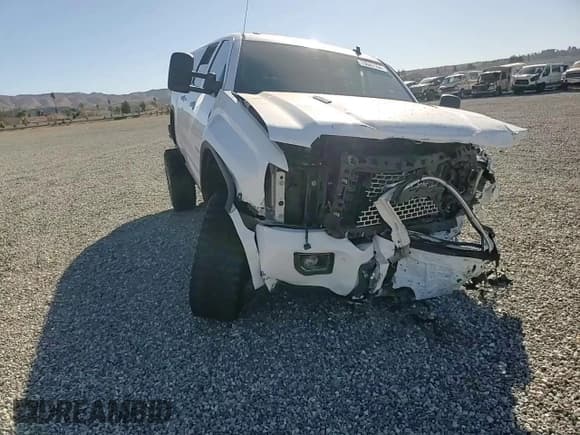 ✅ 2015 GMC Sierra 2500HD Denali • VIN: 1GT120E80FF175769 • Lot: 79047164. Wystawiony na Copart z przebiegiem 116 447 mil. Bezpłatny archiwum sprzedaży aukcyjnych z USA i szczegółowy raport historii pojazdu na DreamBid. Zdjęcie 10.