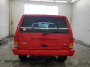 ✅ 1998 Jeep Cherokee Sport • VIN: 1J4FJ68S7WL148034 • Lot: 52436475. Wystawiony na Copart z przebiegiem 80 239 mil. Bezpłatny archiwum sprzedaży aukcyjnych z USA i szczegółowy raport historii pojazdu na DreamBid. Zdjęcie 6.