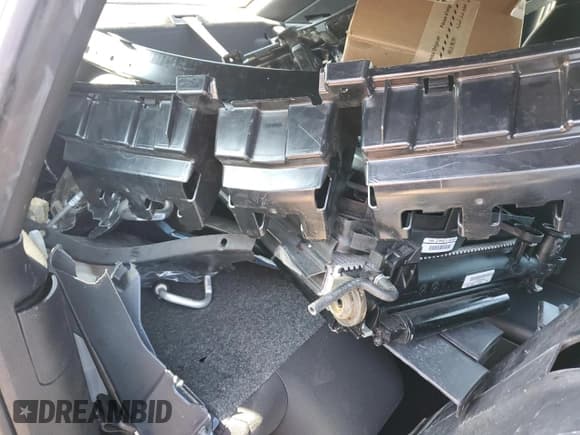 ✅ 2021 Dodge Challenger R/T Scat Pack • VIN: 2C3CDZFJ7MH662427 • Lot: 44582273. Wystawiony na Copart z przebiegiem Nie podano. Bezpłatny archiwum sprzedaży aukcyjnych z USA i szczegółowy raport historii pojazdu na DreamBid. Zdjęcie 10.