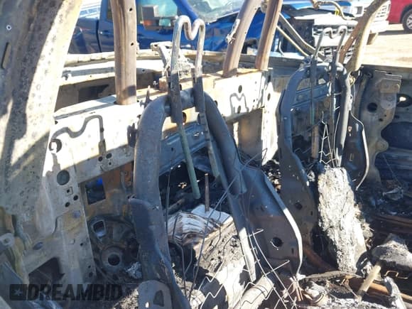 ✅ 2013 MINI Roadster • VIN: WMWSY1C59DT625321 • Lot: 41386487. Wystawiony na IAAI z przebiegiem Nie podano. Bezpłatny archiwum sprzedaży aukcyjnych z USA i szczegółowy raport historii pojazdu na DreamBid. Zdjęcie 8.