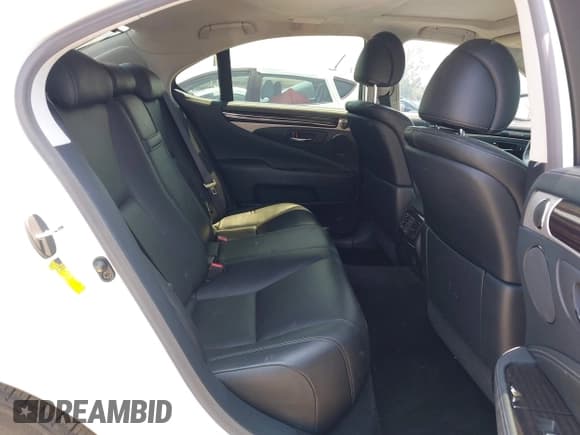 ✅ 2015 Lexus LS 460 • VIN: JTHBL5EF0F5134754 • Лот: 42725670. Опубликован ранее на IAAI с пробегом 56 488 миль. Бесплатный доступ к архиву аукционных продаж из США и подробный отчёт об истории автомобиля на DreamBid. Изображение 8.