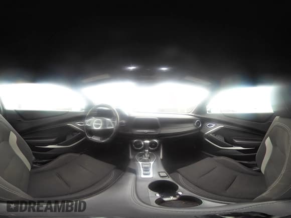 ✅ 2016 Chevrolet Camaro 1LT • VIN: 1G1FB1RS1G0186407 • Lot: 42963832. Wystawiony na IAAI z przebiegiem 93 106 mil. Bezpłatny archiwum sprzedaży aukcyjnych z USA i szczegółowy raport historii pojazdu na DreamBid. Zdjęcie 19.