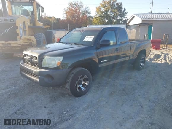 ✅ 2011 Toyota Tacoma • VIN: 5TFTX4CN1BX004348 • Lot: 43648881. Listed on IAAI with 170,176 mi. Free auction sales archive from the USA and detailed vehicle history report at DreamBid. Image 2.