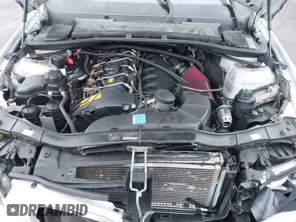 ✅ 2010 BMW 3 Series 335i xDrive • VIN: WBAWC7C52AE271032 • Lot: 41198664. Listed on IAAI with 118,008 mi. Free auction sales archive from the USA and detailed vehicle history report at DreamBid. Image 10.