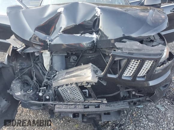 ✅ 2015 Jeep Grand Cherokee Laredo • VIN: 1C4RJEAG3FC721465 • Lot: 89629235. Wystawiony na Copart z przebiegiem 169 846 mil. Bezpłatny archiwum sprzedaży aukcyjnych z USA i szczegółowy raport historii pojazdu na DreamBid. Zdjęcie 12.