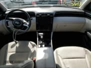 ✅ 2022 Hyundai Tucson SEL • VIN: 5NMJC3AE8NH076161 • Lot: 48968773. Wystawiony na Copart z przebiegiem Nie podano. Bezpłatny archiwum sprzedaży aukcyjnych z USA i szczegółowy raport historii pojazdu na DreamBid. Zdjęcie 8.