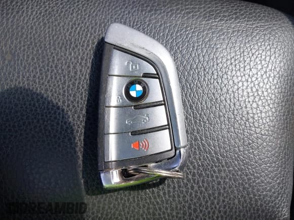 ✅ 2019 BMW 5 Series 530i xDrive • VIN: WBAJA7C51KWC77807 • Lot: 42695407. Listed on IAAI with 74,747 mi. Free auction sales archive from the USA and detailed vehicle history report at DreamBid. Image 11.