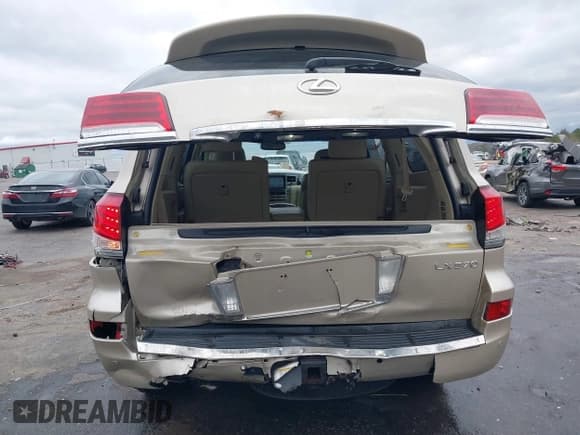 ✅ 2015 Lexus LX 570 • VIN: JTJHY7AX7F4181502 • Lot: 41715963. Listed on IAAI with 133,850 mi. Free auction sales archive from the USA and detailed vehicle history report at DreamBid. Image 17.