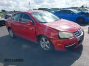 ✅ 2008 Volkswagen Jetta SE • VIN: 3VWRZ71K38M082799 • Lot: 43792511. Wystawiony na IAAI z przebiegiem 154 070 mil. Bezpłatny archiwum sprzedaży aukcyjnych z USA i szczegółowy raport historii pojazdu na DreamBid. Zdjęcie 1.