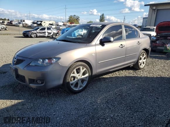 ✅ 2008 Mazda 3 i Touring Value • VIN: JM1BK32G181137310 • Лот: 94681895. Опубликован ранее на Copart с пробегом 149 241 миль. Бесплатный доступ к архиву аукционных продаж из США и подробный отчёт об истории автомобиля на DreamBid. Изображение 1.