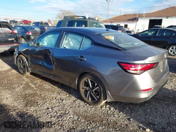 ✅ 2024 Nissan Sentra SV • VIN: 3N1AB8CV4RY363962 • Lot: 43620761. Wystawiony na IAAI z przebiegiem 49 314 mil. Bezpłatny archiwum sprzedaży aukcyjnych z USA i szczegółowy raport historii pojazdu na DreamBid. Zdjęcie 3.