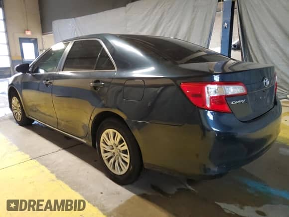 2013 Toyota Camry L z VIN 4T4BF1FK8DR286055, wystawiony jako Copart lot #70346645 z przebiegiem 198 456 mil mil oraz Czysty tytuł • Clean title. Historia ofert i sprzedaży dostępna na DreamBid. Obrazek 2.
