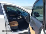 ✅ 2017 Lexus NX 200t • VIN: JTJBARBZ5H2101943 • Lot: 43163612. Wystawiony na IAAI z przebiegiem 140 613 mil. Bezpłatny archiwum sprzedaży aukcyjnych z USA i szczegółowy raport historii pojazdu na DreamBid. Zdjęcie 5.