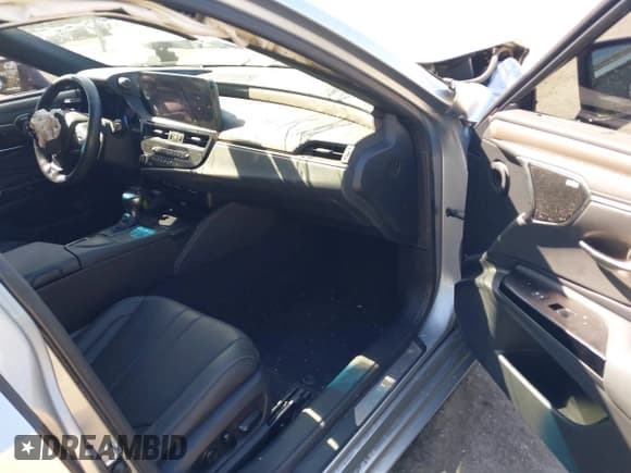 ✅ 2022 Lexus ES 350 F Sport • VIN: 58AGZ1B1XNU126970 • Lot: 42118280. Listed on IAAI with 94,377 mi. Free auction sales archive from the USA and detailed vehicle history report at DreamBid. Image 5.