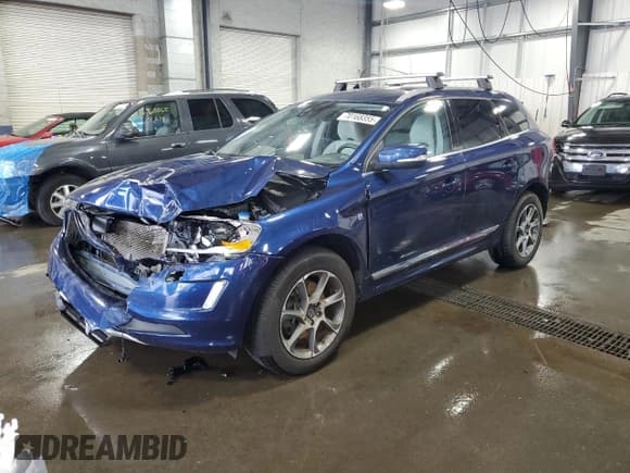 ✅ 2015 Volvo XC60 T6 Platinum • VIN: YV4902RV0F2699805 • Lot: 70168355. Listed on Copart with 114,742 mi. Free auction sales archive from the USA and detailed vehicle history report at DreamBid. Image 1.