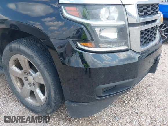 ✅ 2015 Chevrolet Suburban LT • VIN: 1GNSCJKC9FR642998 • Lot: 42974595. Wystawiony na IAAI z przebiegiem 358 414 mil. Bezpłatny archiwum sprzedaży aukcyjnych z USA i szczegółowy raport historii pojazdu na DreamBid. Zdjęcie 18.