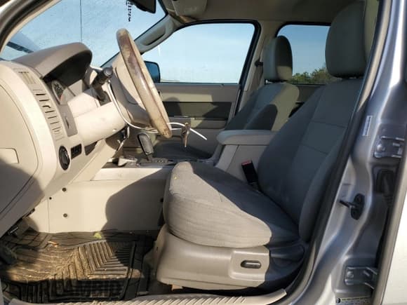 ✅ 2009 Ford Escape Hybrid • VIN: 1FMCU59349KB61444 • Lot: 82346514. Listed on Copart with 119,578 mi. Free auction sales archive from the USA and detailed vehicle history report at DreamBid. Image 7.