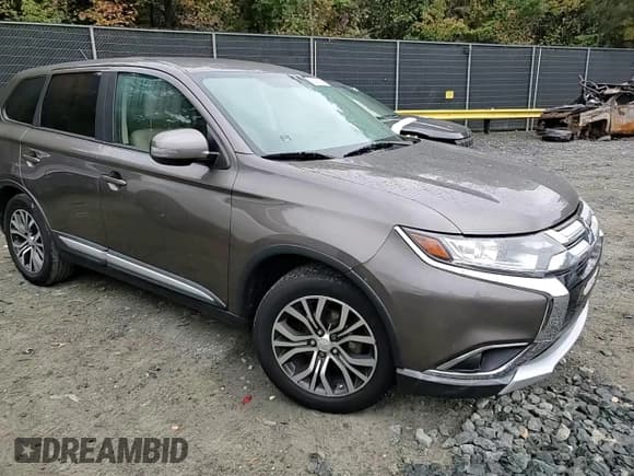 ✅ 2016 Mitsubishi Outlander SE • VIN: JA4AZ3A32GZ048510 • Lot: 82391375. Listed on Copart with 107,833 mi. Free auction sales archive from the USA and detailed vehicle history report at DreamBid. Image 14.