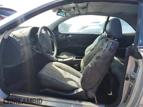 ✅ 2001 Mercedes-Benz CLK 320/430 • VIN: WDBLK70G31T073827 • Lot: 75085564. Wystawiony na Copart z przebiegiem Nie podano. Bezpłatny archiwum sprzedaży aukcyjnych z USA i szczegółowy raport historii pojazdu na DreamBid. Zdjęcie 7.