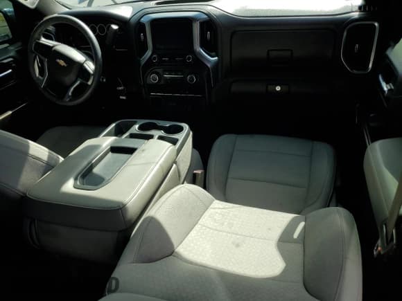 ✅ 2020 Chevrolet Silverado 1500 LT • VIN: 1GCRWCED8LZ157245 • Lot: 91548175. Wystawiony na Copart z przebiegiem 147 807 mil. Bezpłatny archiwum sprzedaży aukcyjnych z USA i szczegółowy raport historii pojazdu na DreamBid. Zdjęcie 8.