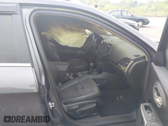 ✅ 2020 Jeep Cherokee Latitude Plus • VIN: 1C4PJMLB3LD500408 • Лот: 42317946. Опубликован ранее на IAAI с пробегом 24 802 миль. Бесплатный доступ к архиву аукционных продаж из США и подробный отчёт об истории автомобиля на DreamBid. Изображение 5.