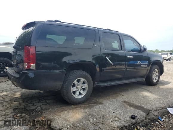 ✅ 2011 GMC Yukon XL SLT • VIN: 1GKS2KE32BR400565 • Lot: 62788065. Listed on Copart with 195,257 mi. Free auction sales archive from the USA and detailed vehicle history report at DreamBid. Image 3.