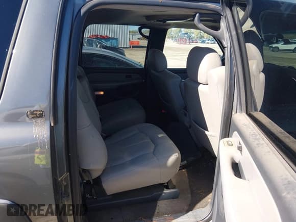 ✅ 2001 Chevrolet Suburban LT • VIN: 1GNEC16T11J144793 • Lot: 43750938. Listed on IAAI with 212,909 mi. Free auction sales archive from the USA and detailed vehicle history report at DreamBid. Image 8.