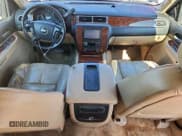 ✅ 2007 Chevrolet Suburban LT • VIN: 3GNFC16037G300966 • Lot: 94731505. Wystawiony na Copart z przebiegiem 137 626 mil. Bezpłatny archiwum sprzedaży aukcyjnych z USA i szczegółowy raport historii pojazdu na DreamBid. Zdjęcie 8.