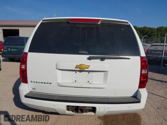 ✅ 2014 Chevrolet Suburban LT • VIN: 1GNSKJE7XER207987 • Lot: 43375552. Listed on IAAI with 146,389 mi. Free auction sales archive from the USA and detailed vehicle history report at DreamBid. Image 16.