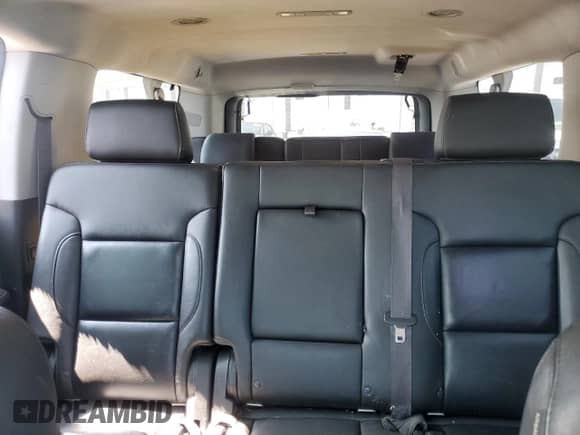 2015 Chevrolet Suburban LT z VIN 1GNSKJKC8FR727074, wystawiony jako Copart lot #69766874 z przebiegiem 196 358 mil mil oraz Czysty tytuł • Clean title. Historia ofert i sprzedaży dostępna na DreamBid. Obrazek 10.