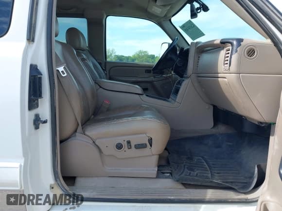 ✅ 2004 Chevrolet Silverado 2500HD LT • VIN: 1GCHK29154E180718 • Лот: 42676705. Опубликован ранее на IAAI с пробегом 270 973 миль. Бесплатный доступ к архиву аукционных продаж из США и подробный отчёт об истории автомобиля на DreamBid. Изображение 5.