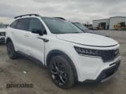 ✅ 2023 Kia Sorento X-Line EX • VIN: 5XYRHDLF5PG228975 • Lot: 91632105. Wystawiony na Copart z przebiegiem 25 415 mil. Bezpłatny archiwum sprzedaży aukcyjnych z USA i szczegółowy raport historii pojazdu na DreamBid. Zdjęcie 4.