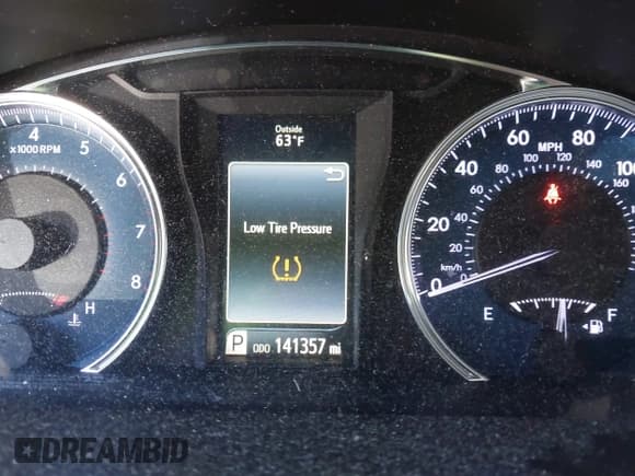 ✅ 2017 Toyota Camry SE • VIN: 4T1BF1FK0HU689835 • Lot: 43516273. Wystawiony na IAAI z przebiegiem 141 357 mil. Bezpłatny archiwum sprzedaży aukcyjnych z USA i szczegółowy raport historii pojazdu na DreamBid. Zdjęcie 7.