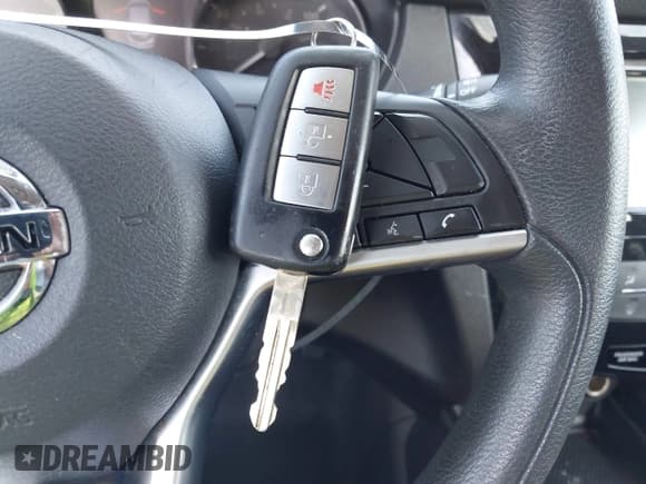 ✅ 2021 Nissan Rogue S • VIN: JN1BJ1AV2MW307035 • Lot: 43032897. Listed on IAAI with 110,667 mi. Free auction sales archive from the USA and detailed vehicle history report at DreamBid. Image 11.