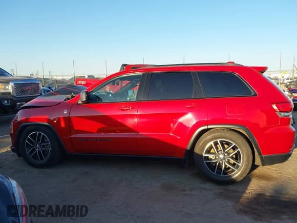 ✅ 2018 Jeep Grand Cherokee Trailhawk • VIN: 1C4RJFLG9JC446597 • Lot: 37799573. Listed on IAAI with Not provided. Free auction sales archive from the USA and detailed vehicle history report at DreamBid. Image 14.