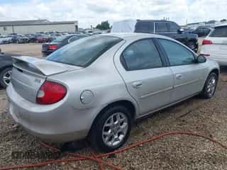 2002 Dodge Neon ES z VIN 1B3ES56C42D598363, wystawiony jako IAAI lot #42495779 z przebiegiem 170 980 mil mil oraz . Historia ofert i sprzedaży dostępna na DreamBid. Obrazek 4.