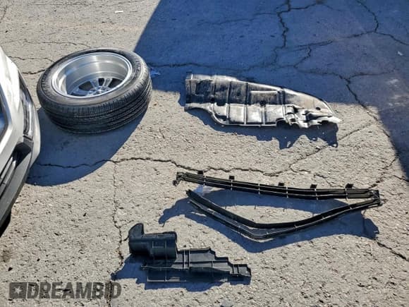 ✅ 2010 Lexus ES 330 • VIN: JTHBK1EG8A2387268 • Лот: 95967265. Опубликован ранее на Copart с пробегом 71 533 миль. Бесплатный доступ к архиву аукционных продаж из США и подробный отчёт об истории автомобиля на DreamBid. Изображение 12.