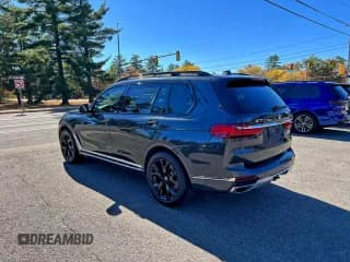 ✅ 2021 BMW X7 xDrive40i • VIN: 5UXCW2C07M9E79121 • Лот: 94237825. Опубликован ранее на Copart с пробегом 122 128 миль. Бесплатный доступ к архиву аукционных продаж из США и подробный отчёт об истории автомобиля на DreamBid. Изображение 3.