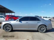 ✅ 2014 Chrysler 300 S • VIN: 2C3CCAGGXEH374510 • Лот: 43329759. Опубликован ранее на IAAI с пробегом 111 160 миль. Бесплатный доступ к архиву аукционных продаж из США и подробный отчёт об истории автомобиля на DreamBid. Изображение 14.