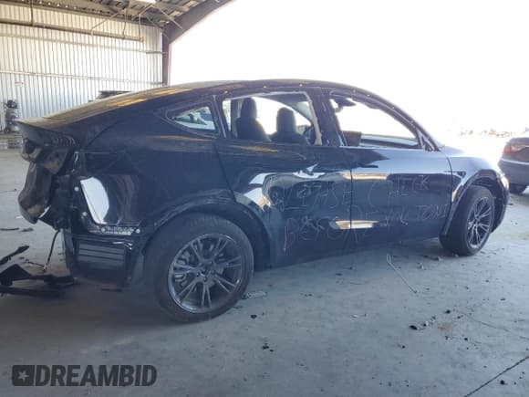 ✅ 2025 Tesla Model Y Long Range • VIN: 7SAYGDED6SF216220 • Lot: 71927105. Listed on Copart with 22,869 mi. Free auction sales archive from the USA and detailed vehicle history report at DreamBid. Image 3.