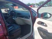 ✅ 2017 Chrysler Pacifica Touring L • VIN: 2C4RC1BG2HR593960 • Лот: 42602021. Опубликован ранее на IAAI с пробегом 135 359 миль. Бесплатный доступ к архиву аукционных продаж из США и подробный отчёт об истории автомобиля на DreamBid. Изображение 5.