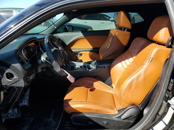 ✅ 2016 Dodge Challenger SRT Hellcat • VIN: 2C3CDZC91GH130525 • Lot: 50314214. Wystawiony na Copart z przebiegiem 68 855 mil. Bezpłatny archiwum sprzedaży aukcyjnych z USA i szczegółowy raport historii pojazdu na DreamBid. Zdjęcie 7.