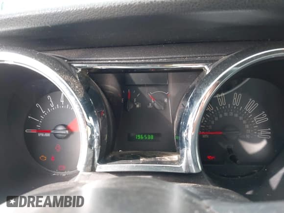 ✅ 2006 Ford Mustang GT Deluxe • VIN: 1ZVHT82H465228409 • Lot: 43337448. Wystawiony na IAAI z przebiegiem 196 538 mil. Bezpłatny archiwum sprzedaży aukcyjnych z USA i szczegółowy raport historii pojazdu na DreamBid. Zdjęcie 7.