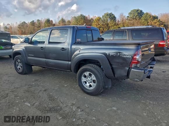 ✅ 2015 Toyota Tacoma • VIN: 3TMLU4EN4FM201922 • Lot: 94864525. Wystawiony na Copart z przebiegiem 101 336 mil. Bezpłatny archiwum sprzedaży aukcyjnych z USA i szczegółowy raport historii pojazdu na DreamBid. Zdjęcie 2.