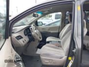 ✅ 2013 Toyota Sienna LE AAS • VIN: 5TDKK3DCXDS285852 • Lot: 43648576. Listed on IAAI with 136,835 mi. Free auction sales archive from the USA and detailed vehicle history report at DreamBid. Image 5.