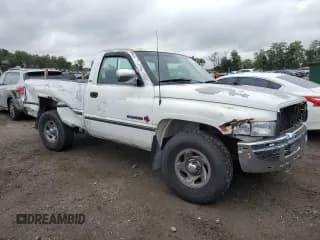 ✅ 1996 Dodge 1500 • VIN: 1B7HC16Z2TS571133 • Лот: 71982594. Опубликован ранее на Copart с пробегом 233 135 миль. Бесплатный доступ к архиву аукционных продаж из США и подробный отчёт об истории автомобиля на DreamBid. Изображение 4.
