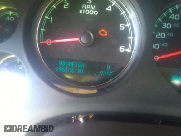 ✅ 2011 Chevrolet Suburban LT • VIN: 1GNSCJE09BR336427 • Lot: 40277644. Listed on IAAI with 195,136 mi. Free auction sales archive from the USA and detailed vehicle history report at DreamBid. Image 7.