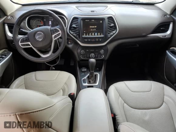 ✅ 2017 Jeep Cherokee Overland • VIN: 1C4PJMJS4HW609880 • Lot: 45598445. Listed on Copart with 83,691 mi. Free auction sales archive from the USA and detailed vehicle history report at DreamBid. Image 8.