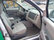 ✅ 2011 Ford Escape Hybrid • VIN: 1FMCU5K37BKB92669 • Lot: 43714192. Wystawiony na IAAI z przebiegiem 301 203 mil. Bezpłatny archiwum sprzedaży aukcyjnych z USA i szczegółowy raport historii pojazdu na DreamBid. Zdjęcie 5.