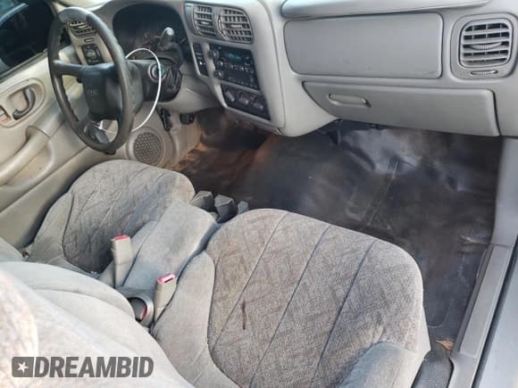 ✅ 2002 GMC Sonoma SLS • VIN: 1GTCS195828236783 • Lot: 81017384. Listed on Copart with 233,431 mi. Free auction sales archive from the USA and detailed vehicle history report at DreamBid. Image 8.